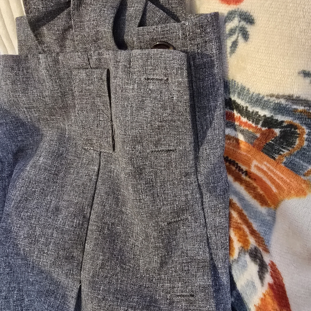 Gray Ruffled Sleeve Top - Picture 4 of 6